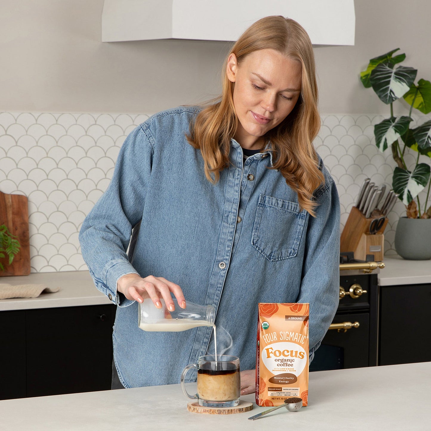 focus-ground-coffee-medium-j5 focus-ground-medium-lifestyle2.jpg