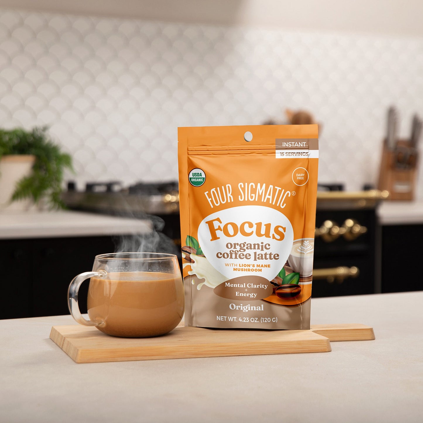 focus-organic-coffee-latte-original-l2 focus-latte-original-lifestyle2-2026.jpg